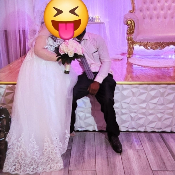 Elegant White Strapless Wedding Dress - Picture 4 of 4